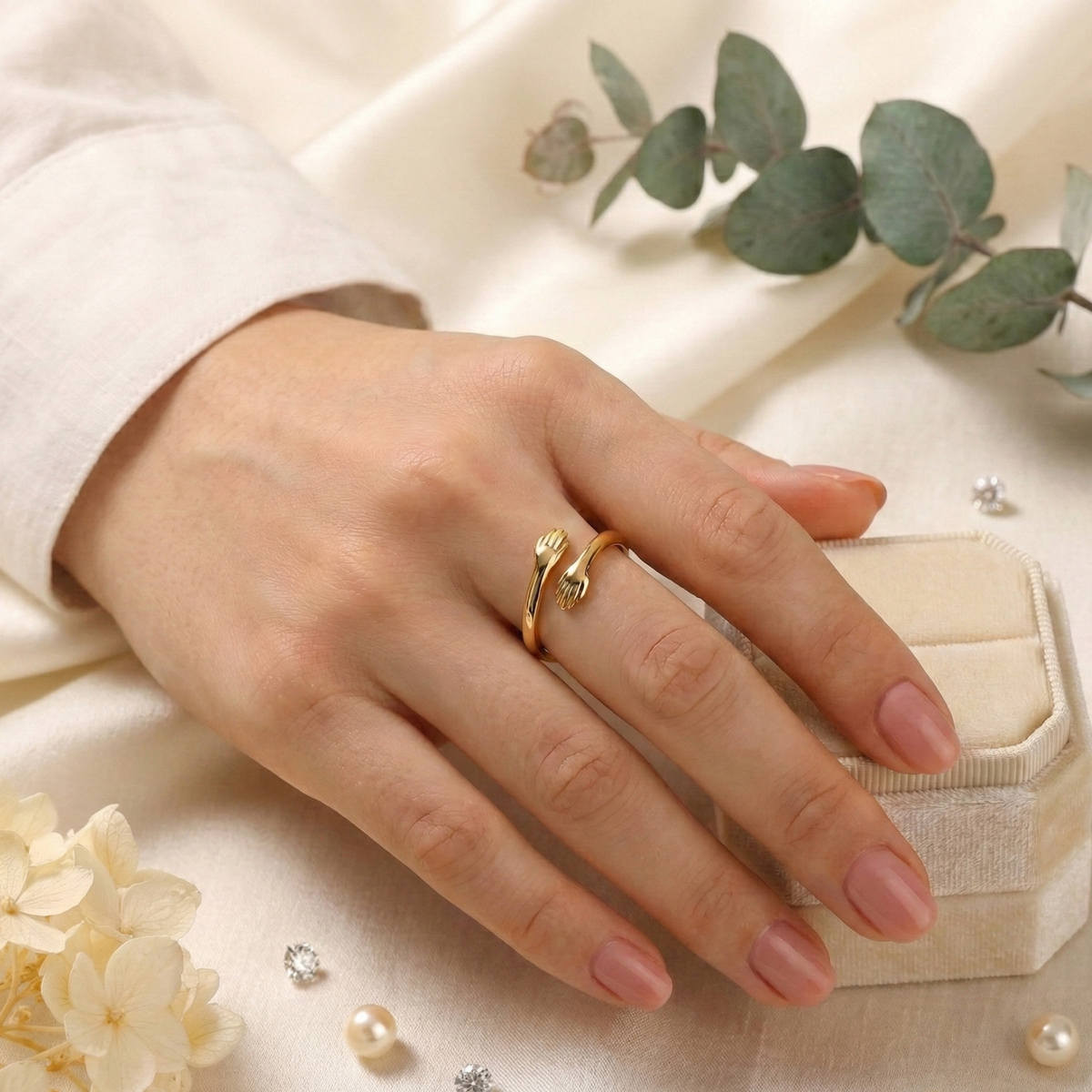 Masal Hugging Hands Ring™